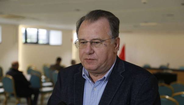 Nikšić: Nadam se da će Schmidt ovo riješiti nakon Uskrsa