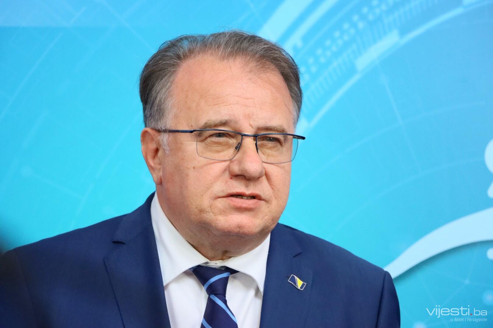 Nikšić najavio povećanje penzija sa 11,2 na 17 posto