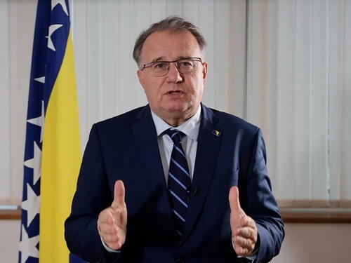Nikšić: Nakon decenije čekanja isplata prve uvećane minimalne plate u iznosu od 1.000 KM