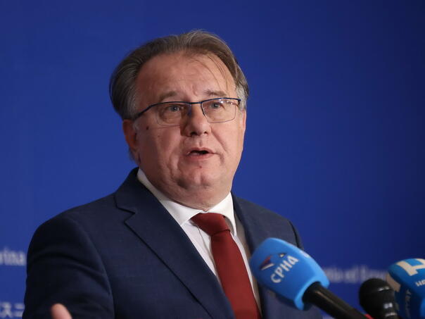 Nikšić: Ne širite paniku, otplata vanjskog duga je neupitna