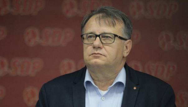 Nikšić: O namjerama Srbije najbolje govori mural kojeg štiti policija