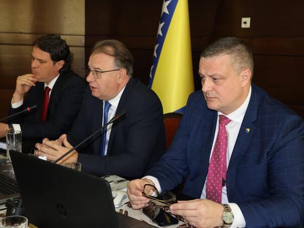 Nikšić odgovorio na reakcije oko minimalne plate