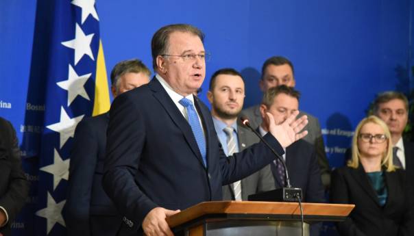 Nikšić opoziciji u RS: Tražite izdajnika među sobom