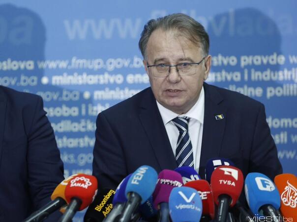 Nikšić oštro odgovorio na kritike: Nema povratka, nema povlačenja odluke!