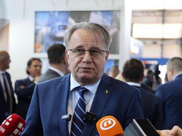 Nikšić pojasnio koliko će novca dobiti penzioneri u FBiH