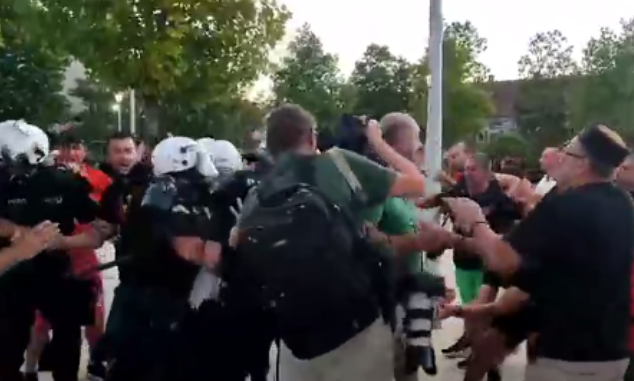 Nikšić: Policija bacila suzavac, spriječen sukob dvije grupe građana