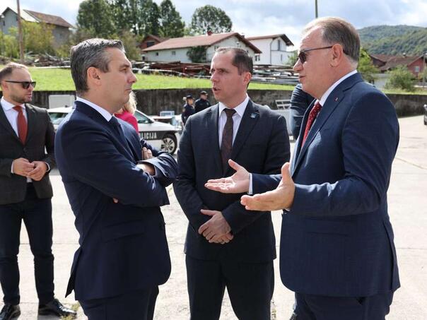 Nikšić posjetio naftni terminal u Bihaću kako bi se uvjerio u tok radova na modernizaciji