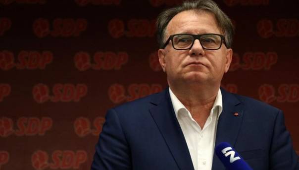 Nikšić poželio dobrodošlicu Christianu Schmidtu