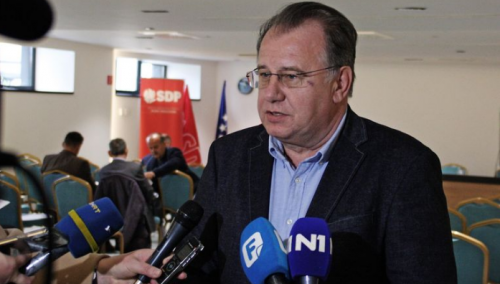 Nikšić: Rasprava o novim koalicijama gubljenje vremena