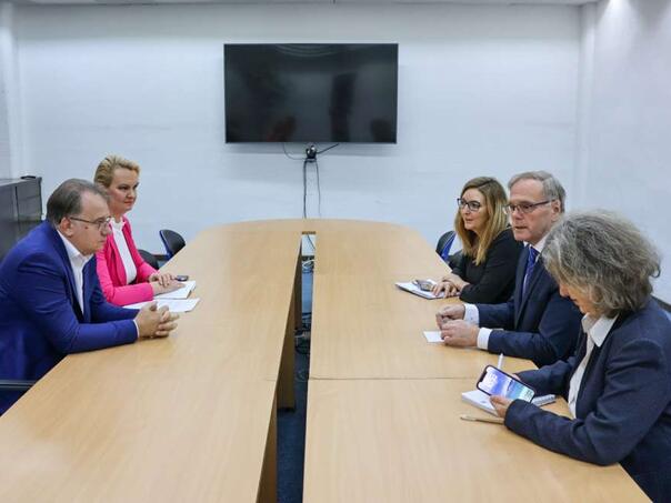 Nikšić s predstavnicima EBRD-a: Putna infrastruktura je preduslov za nove investicije