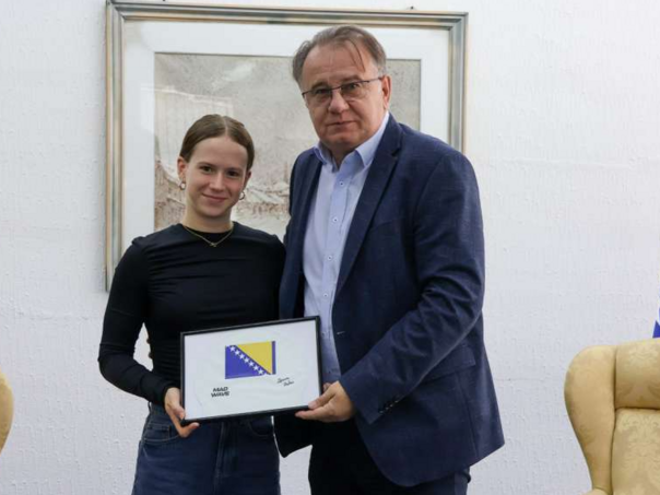 Nikšić sa bh. plivačicom Zerinom Vrabac nakon sjajnih rezultata: Ti si ponos BiH