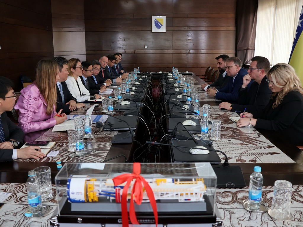 Nikšić sa delegacijom Kinesko-evropskog udruženja: U fokusu brze ceste i autocesta na koridoru Vc
