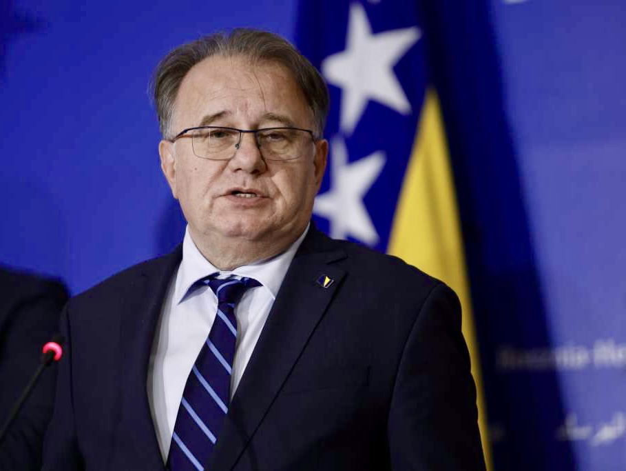 Nikšić: Sahrana zločincu je prošla, ali nije ideologija