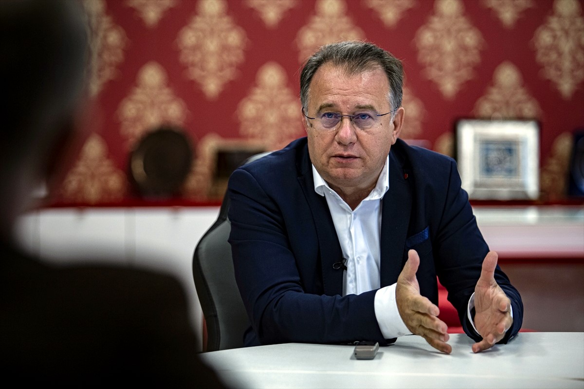 Nikšić se obratio Schmidtu i uputio niz kritika na nametnute odluke