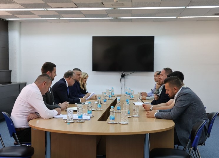 Nikšić se sastao s prevoznicima: Šta je usaglašeno?