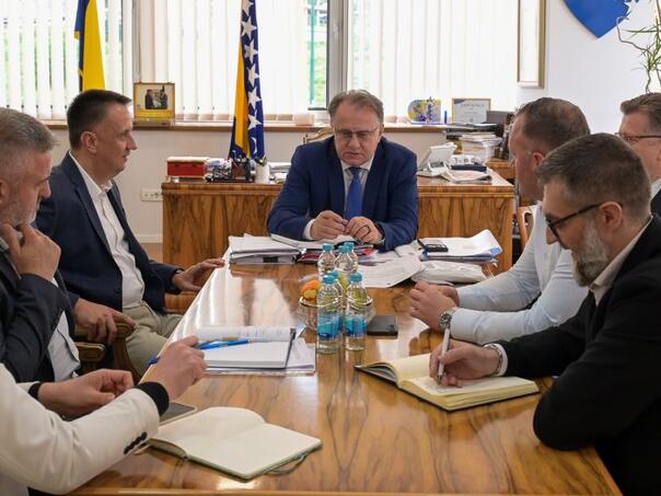 Nikšić sa Lakićem: Parlamentarci će raspravljati o Novoj Željezari Zenica