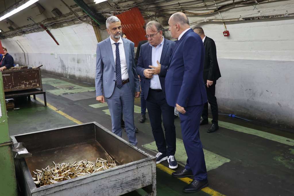 Nikšić u Konjicu: Stigle tone baruta, proizvodnja spašena