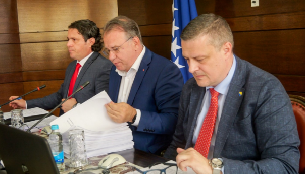 Nikšić: Ukloniti uzroke, a ne baviti se posljedicama