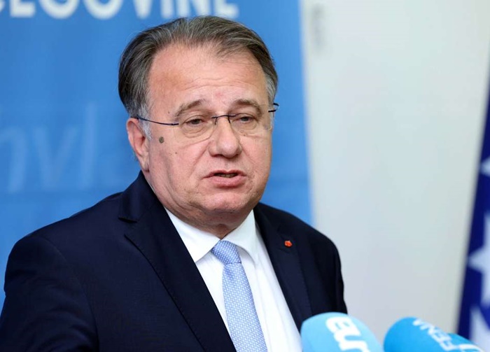Nikšić uputio novogodišnju čestitku građanima BiH: 'Ostajemo opredjeljeni za ključne reforme'