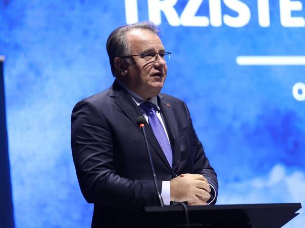 Nikšić uputio poruku poslodavcima: Ovo treba biti krajnji cilj