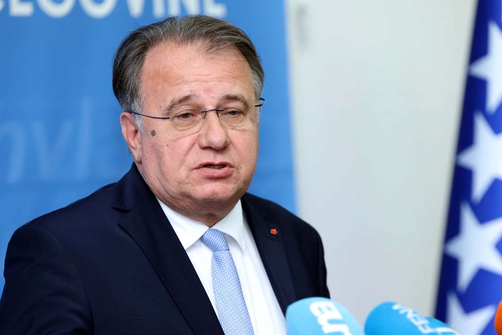 Nikšić: Vlada FBiH prati situaciju u poplavljenim područjima