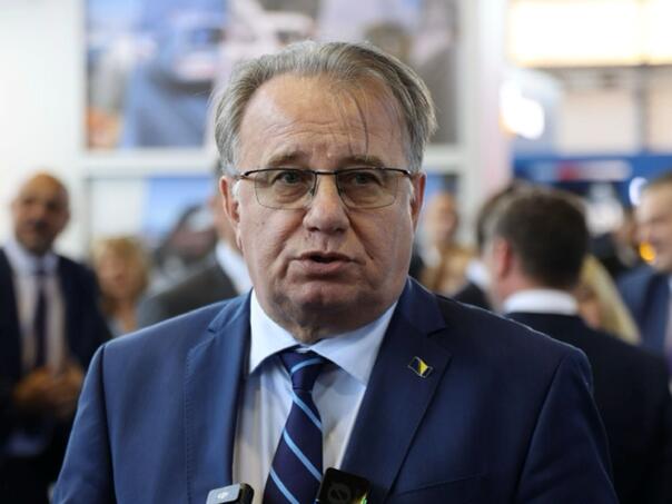 Nikšić: Vrijeđaju me glasine unutar Trojke, SDA nije opcija