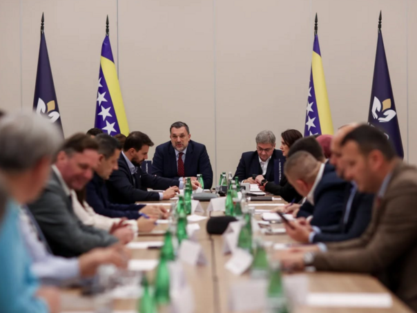 NiP: Podrška za Južnu interkonekciju, Dodik mora biti brisan iz registra