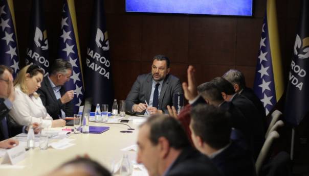 NIP: Schmidt je nametnuo trajno rješenje kojim će blokade biti onemogućene