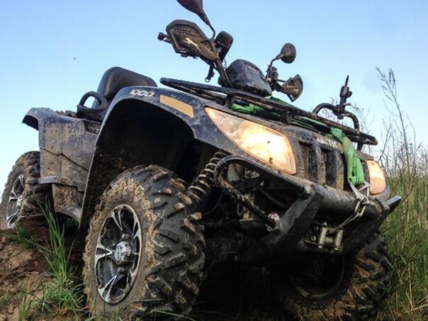 Nišlija teško povrijeđen u prevrtanju kvada, vozio se sa sinovima