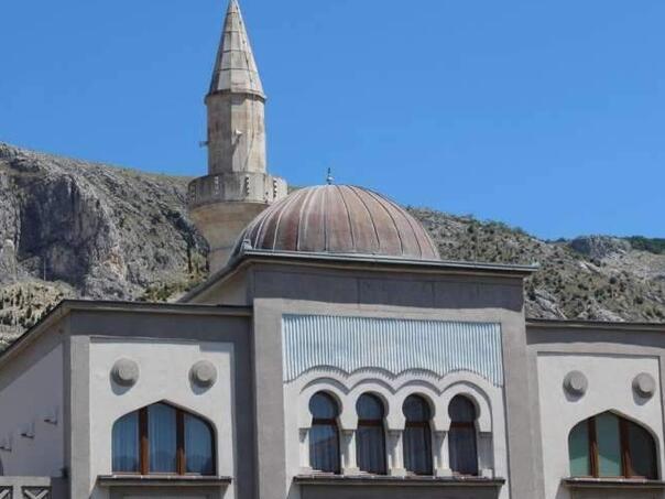 Nizom krivičnih djela neformalna grupa građana pokušava oduzeti subjektivitet i imovinu IZ u Ljubuškom