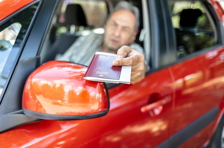 Nizozemska traži suspenziju bezviznog režima ako Srbija ne uvede sankcije Rusiji