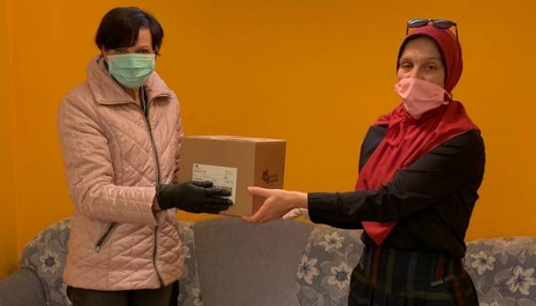 Njemačka ambasada prihode od Božićnog bazara donirala Djeci leptira