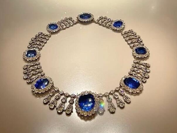 Njemačka firma iskoristila pljačku Louvrea za reklamu svoje dizalice