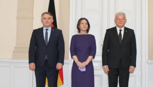 Njemačka ministrica Baerbock pisala Komšiću i Džaferoviću