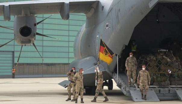 Njemačka mobiliše 12.000 vojnika kako bi pomogli zdravstvenim službama