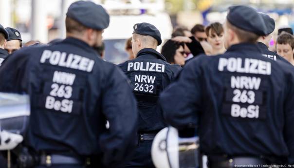 Njemačka policija pretražuje garaže nakon hapšenja Iranaca za planiranje napada