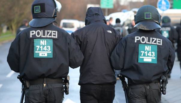Njemačka policija pretresla domove ekstremističkog pokreta