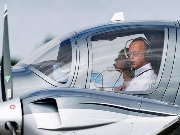 Njemačka policija spriječila napad na Merzov privatni avion