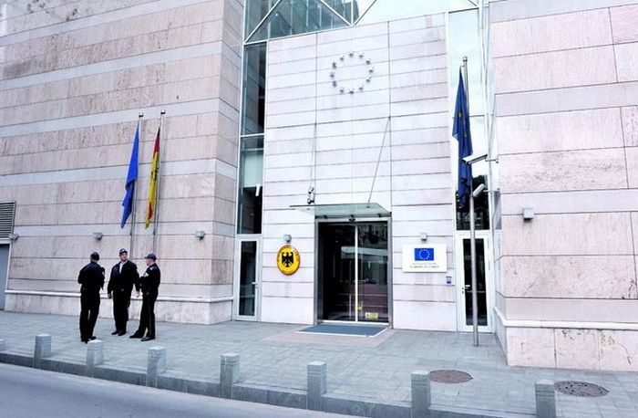 Njemačka s velikom zabrinutošću posmatra napade na slobodu izražavanja i medija u RS