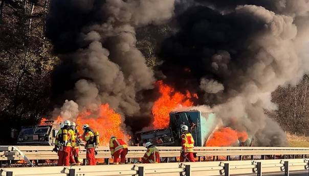 Njemačka: Šleper udario u konvoj američke vojske