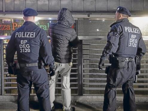 Njemačka: Tinejdžeri planirali pucnjavu u školi u tajnom razgovoru