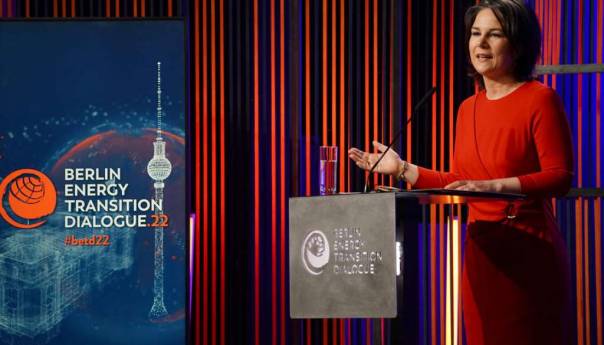 Njemačka tvrdi da će u potpunosti prekinuti zavisnost o ruskoj nafti i plinu