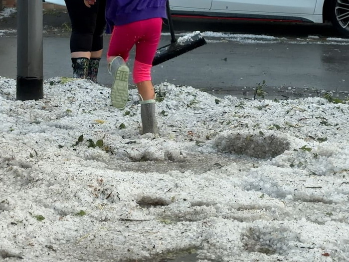 Njemačka: Ulice zatrpane gradom, temperatura pala sa 36 na 19 stepeni