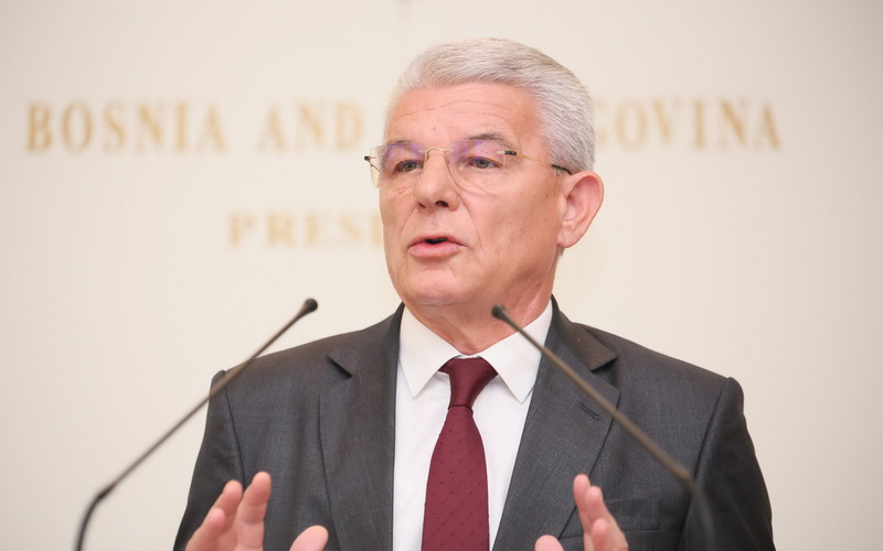 Njemačka vlada pomaže očuvanju mira, sankcije su dio rješenja