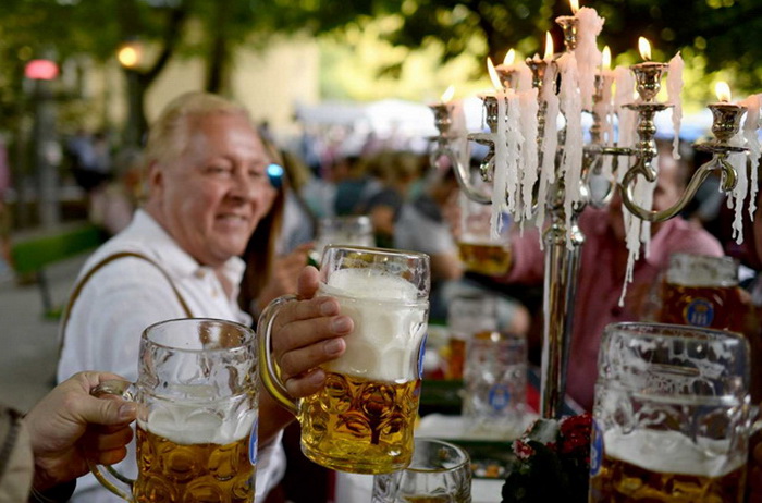 Njemačka zbog korone planira ograničiti prodaju alkoholnih pića