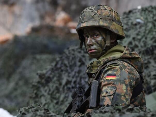 Njemačke vlasti najavljuju uvođenje vojnog roka za žene