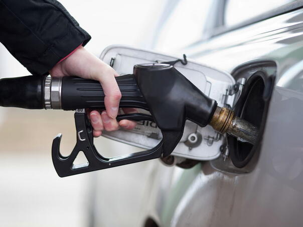 Njemački autoklub građanima: Natočite gorivo, dosta će poskupjeti