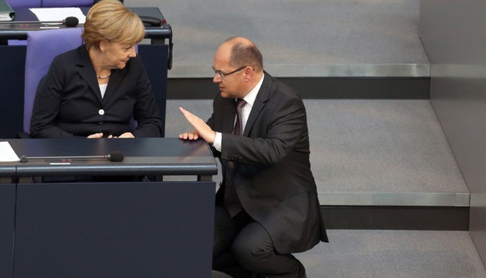 Njemački medij: Merkel s Rusijom dogovorila imenovanje Schmidta