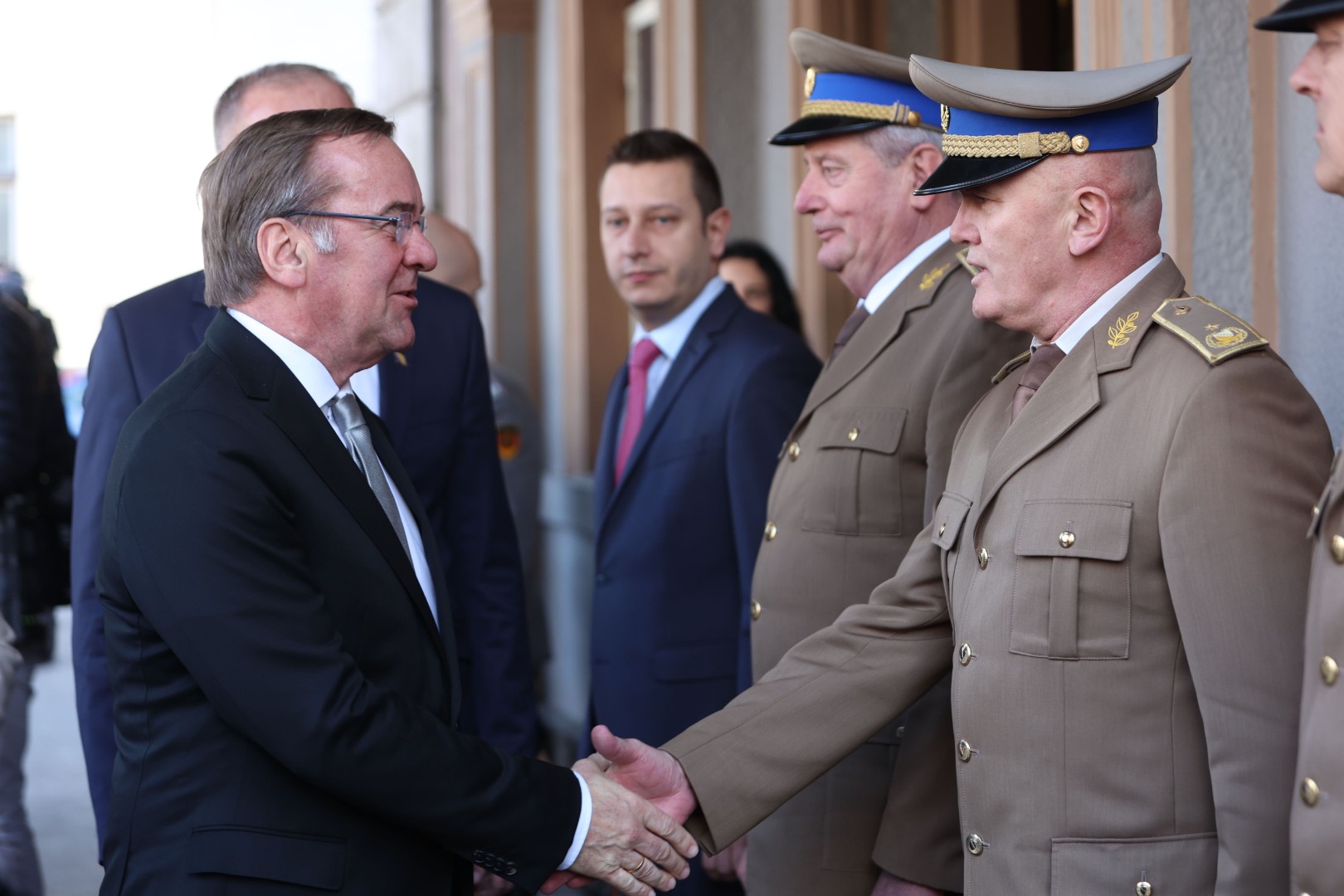 Njemački ministar odbrane: Spriječiti Rusiju da izazove krizu
