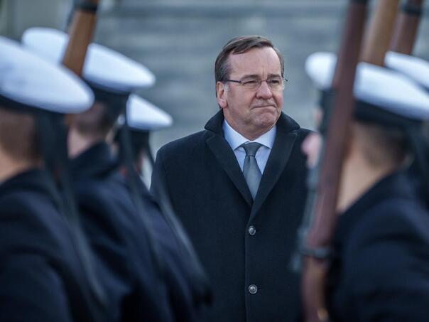 Njemački ministar odbrane: Ukrajina ne bi trebala prepustiti Rusiji okupirani teritorij